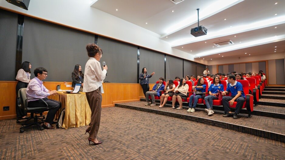 Thonburi-University-5